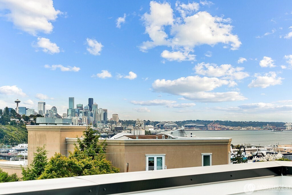 2409 W Boston Street #A, Seattle, WA 98199