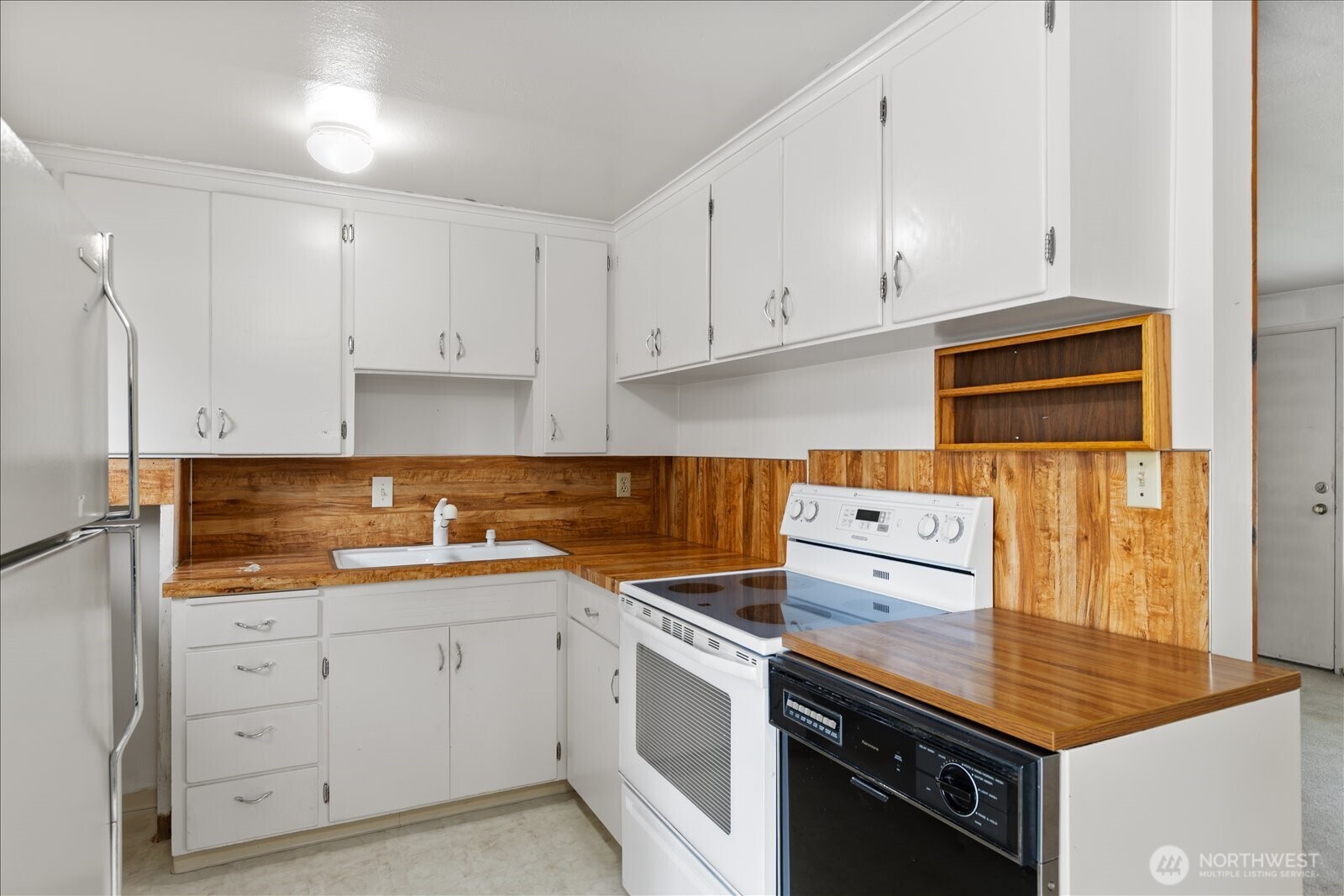 23005 60th Avenue W, Mountlake Terrace, WA 98043