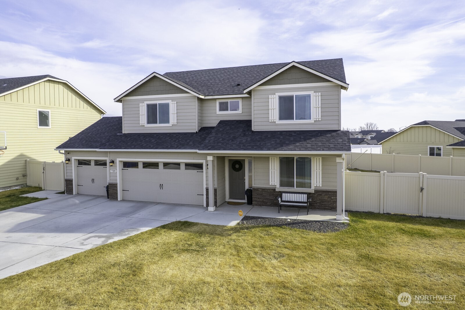 739 N Doumit Drive , Moses Lake, WA 98837