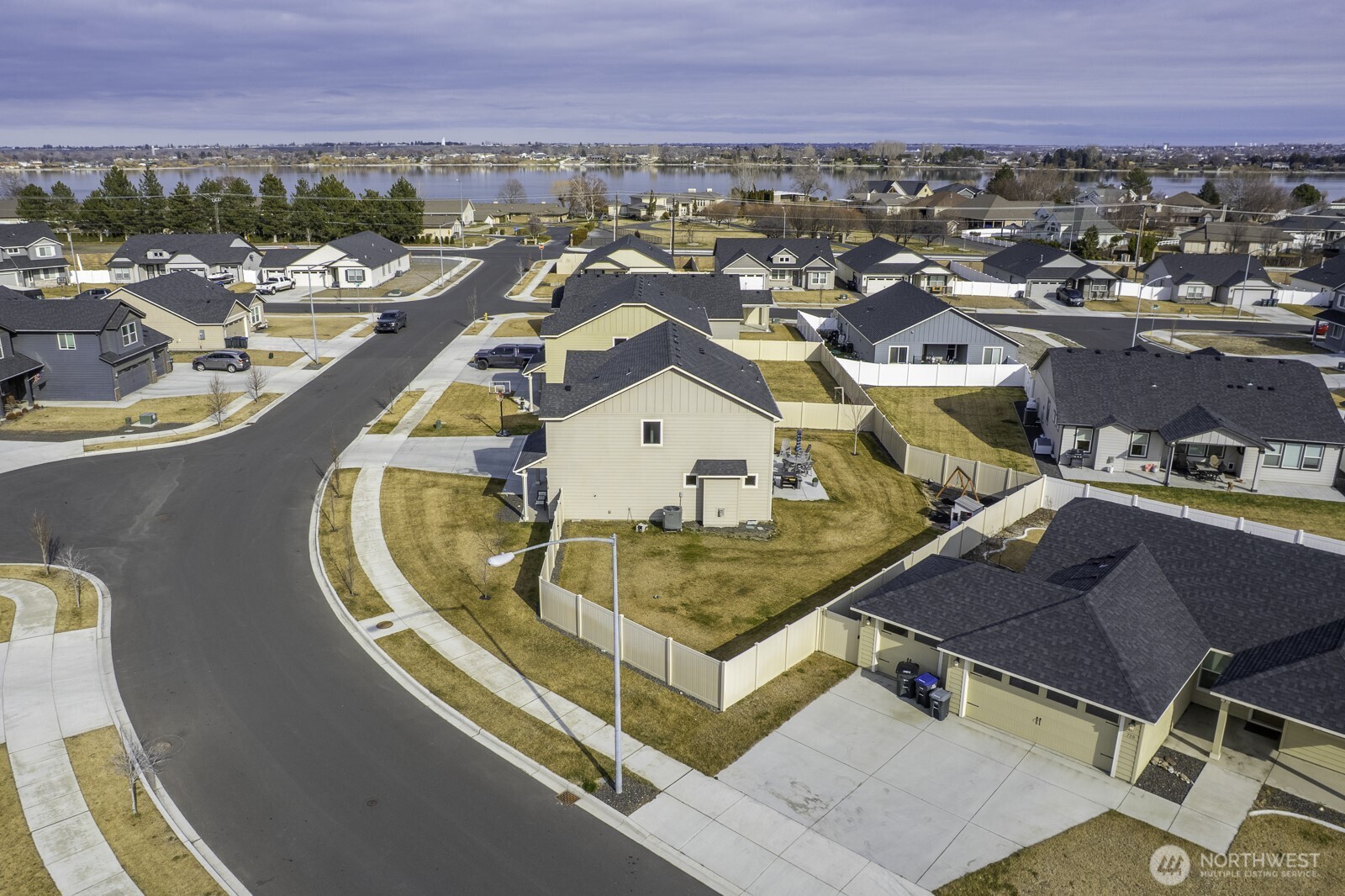 739 N Doumit Drive , Moses Lake, WA 98837