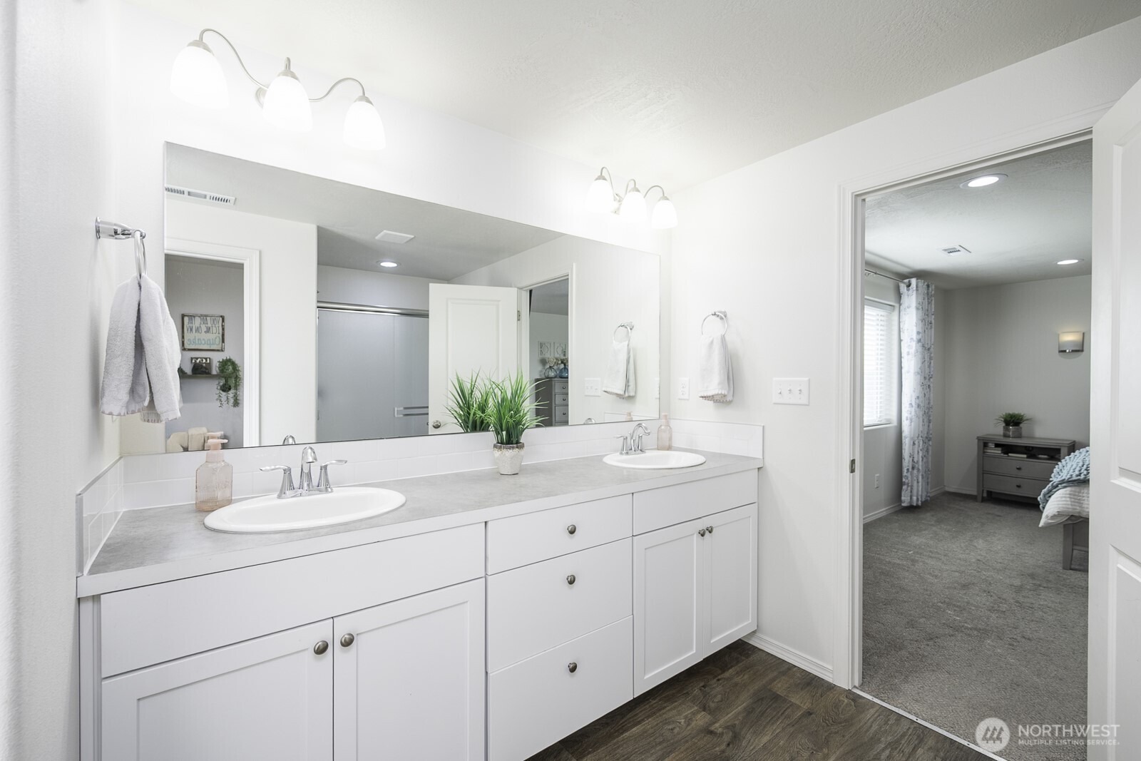 739 N Doumit Drive , Moses Lake, WA 98837