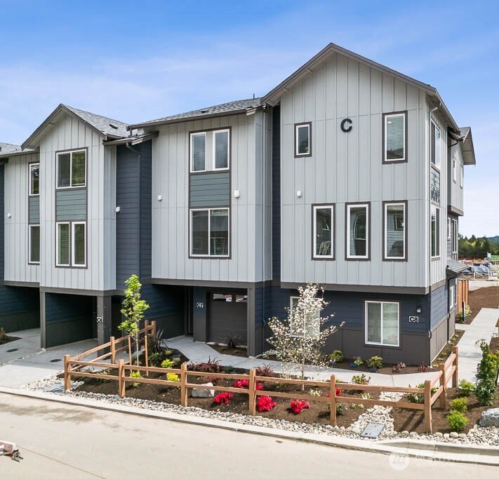 14707 87th Avenue SE #HH1, Snohomish, WA 98296