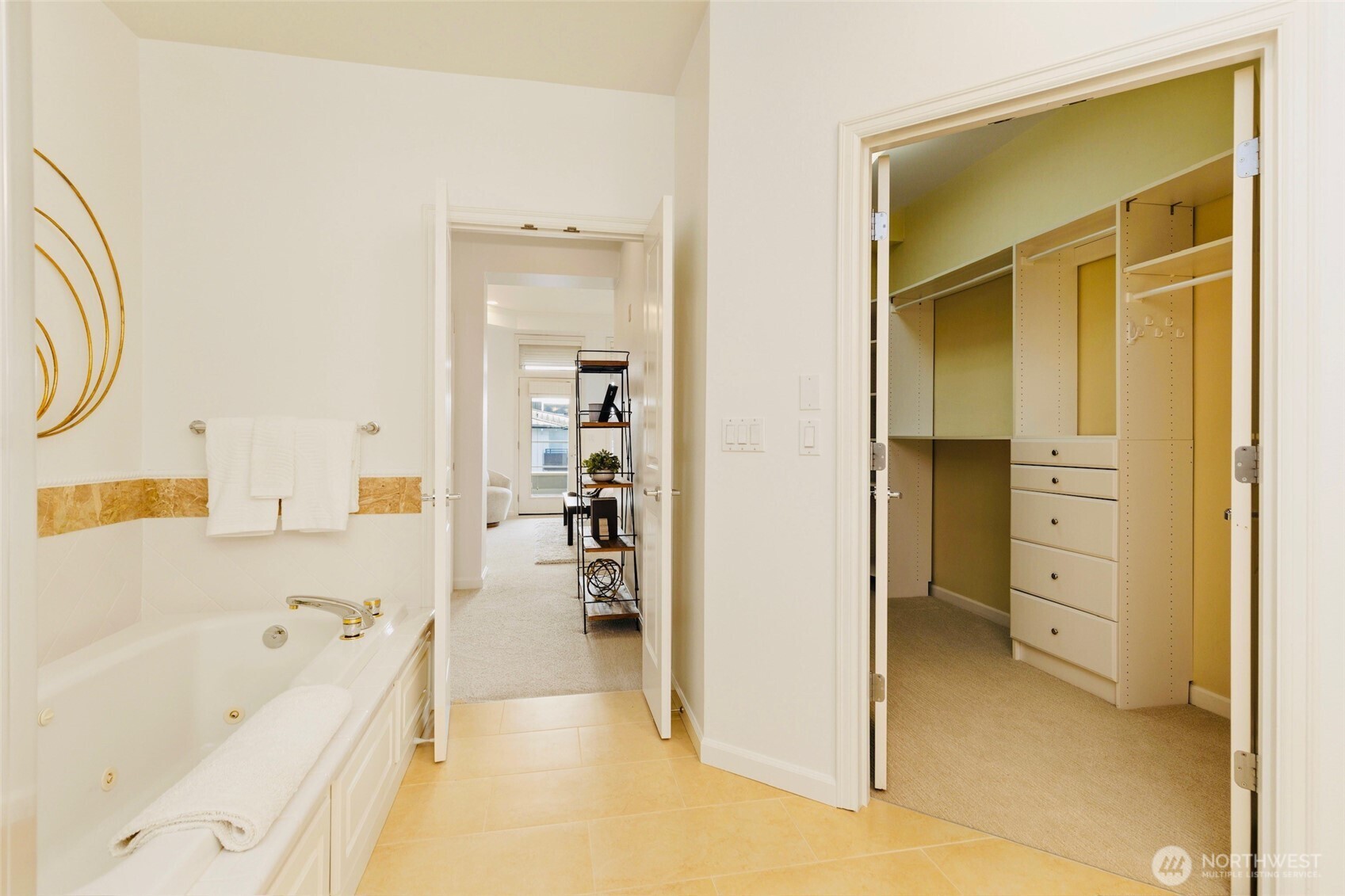 520 6th Avenue #4003, Kirkland, WA 98033