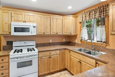 214 Paradise Dr , Ashford, WA 98304 - Photo 11