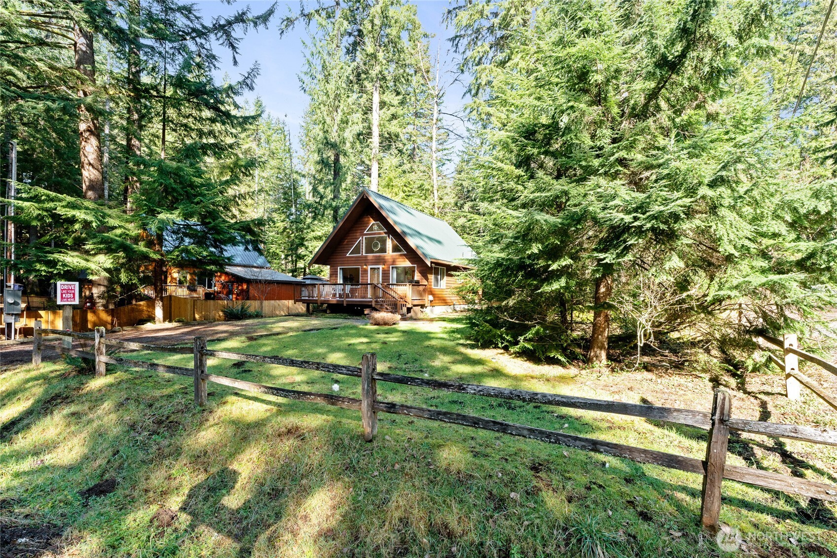 214 Paradise Dr , Ashford, WA 98304