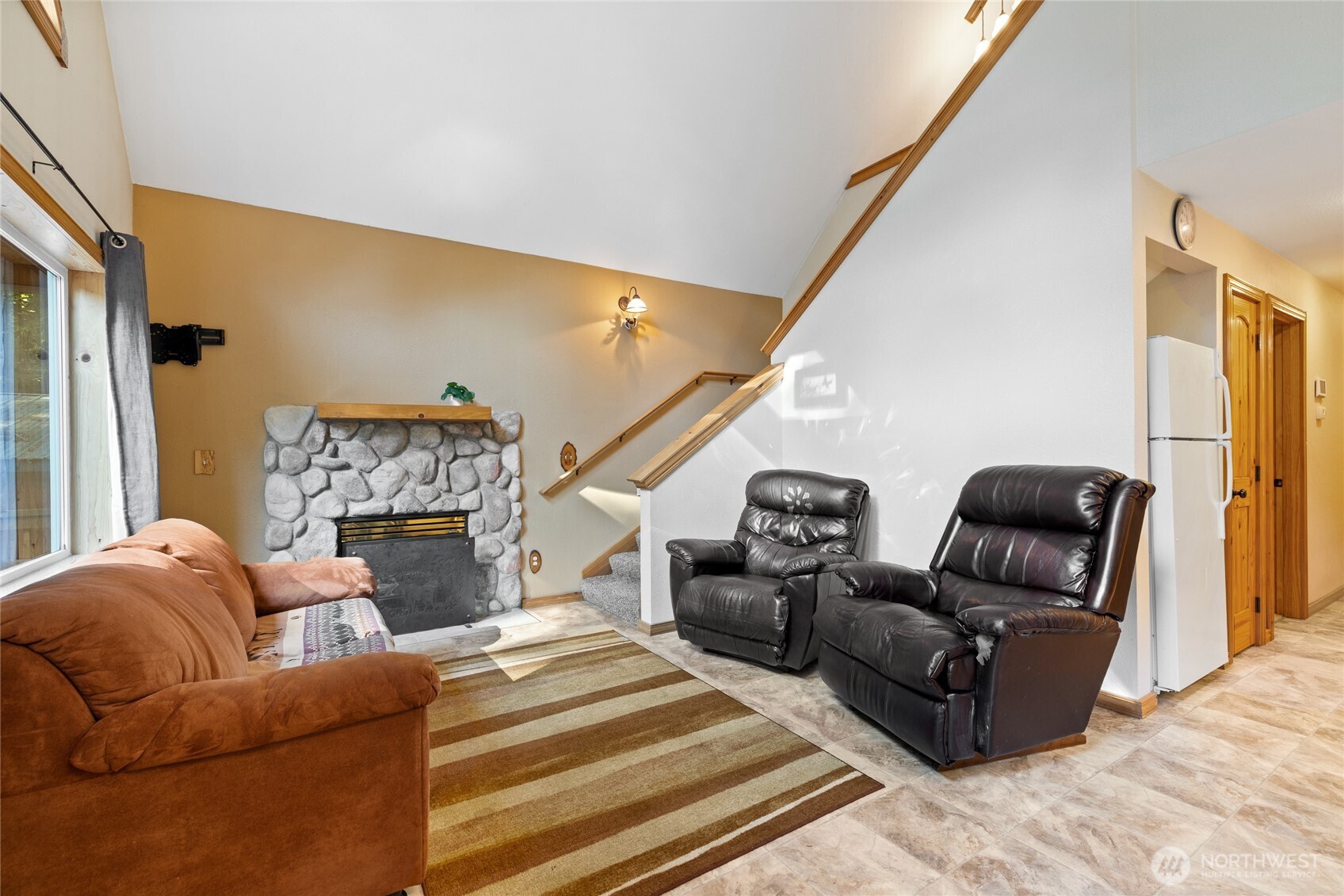 214 Paradise Dr , Ashford, WA 98304