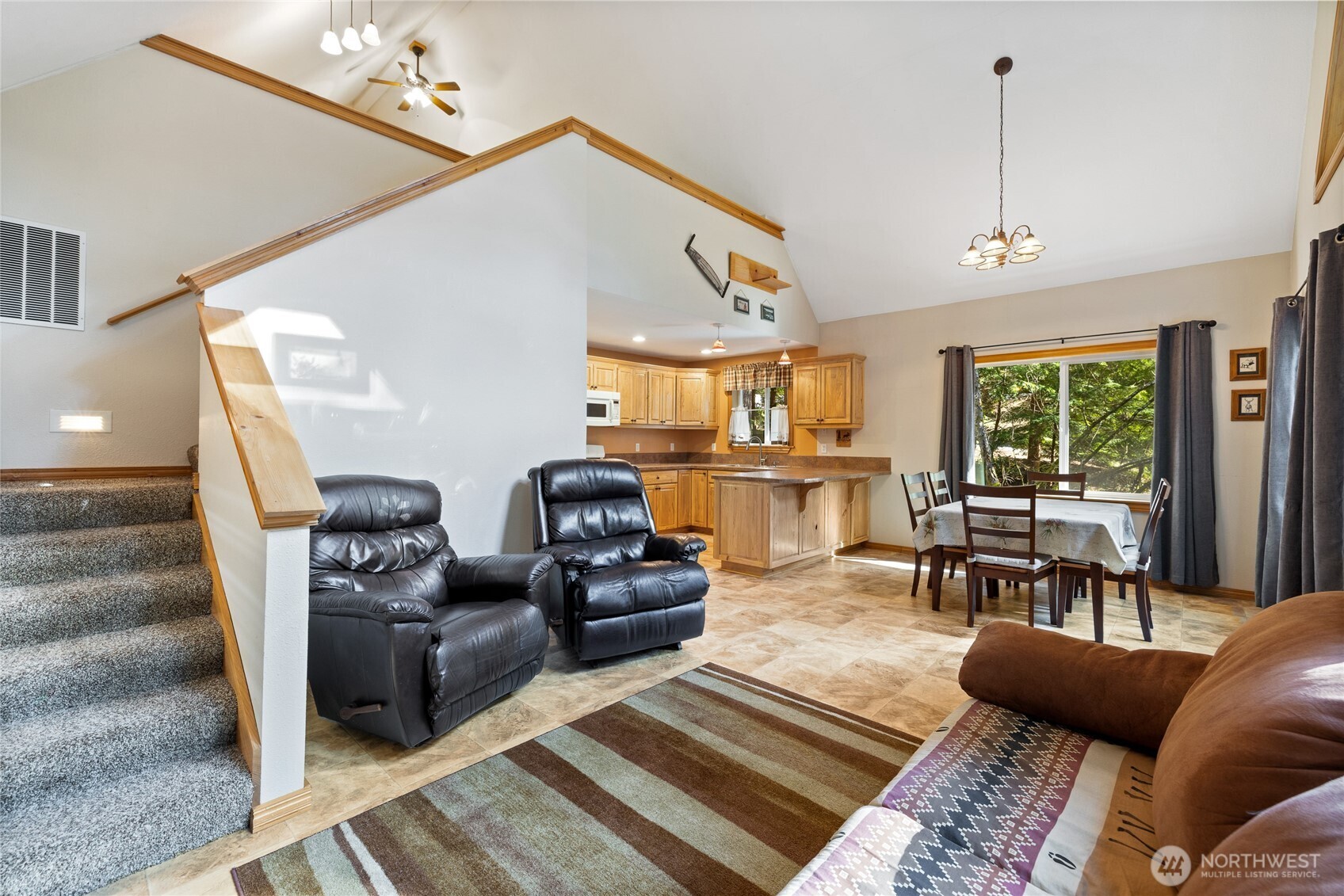 214 Paradise Dr , Ashford, WA 98304