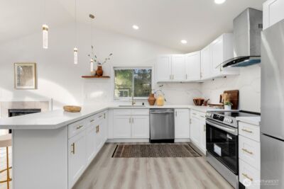 6922 128th Pl SE , Bellevue, WA 98006 - Photo 8