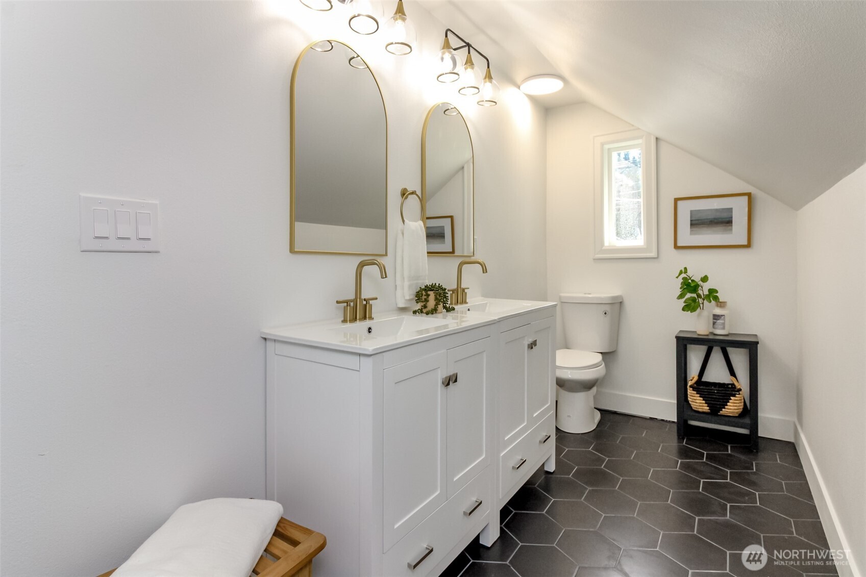 220 E 63RD Street , Tacoma, WA 98404