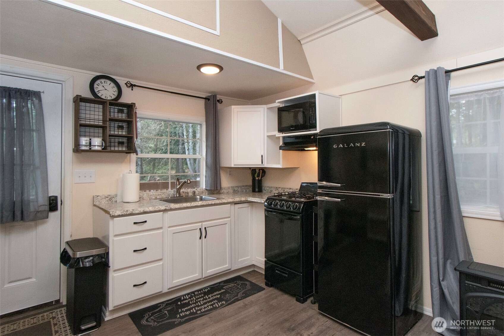 131 Robinson Road , Port Angeles, WA 98362