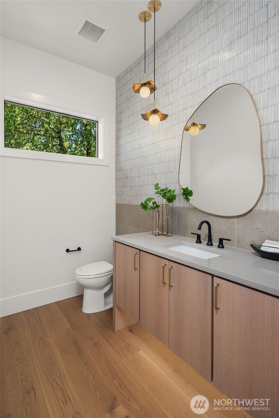 142 160th Avenue SE, Bellevue, WA 98008