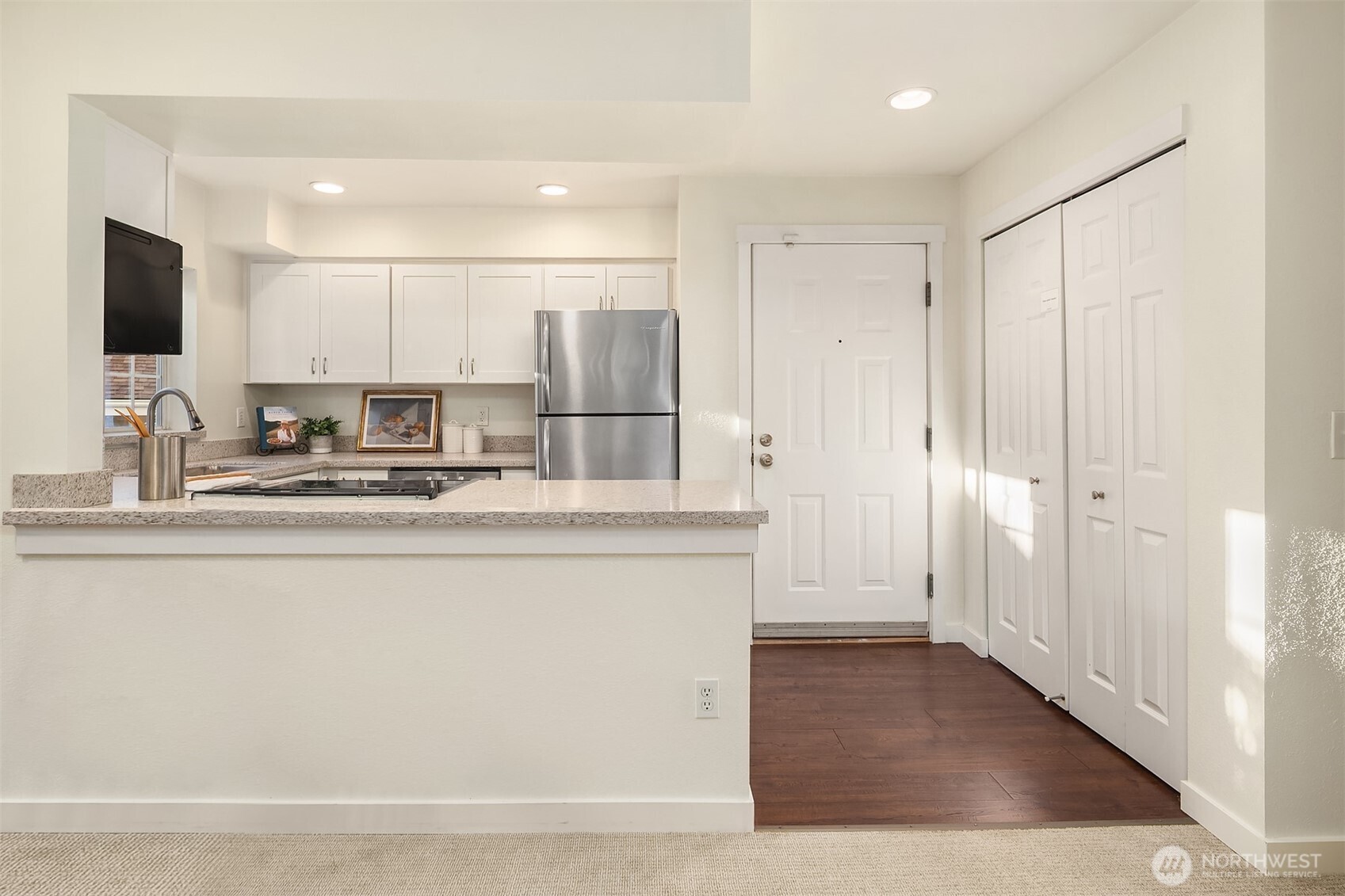 2740 118th Avenue SE #202, Bellevue, WA 98005