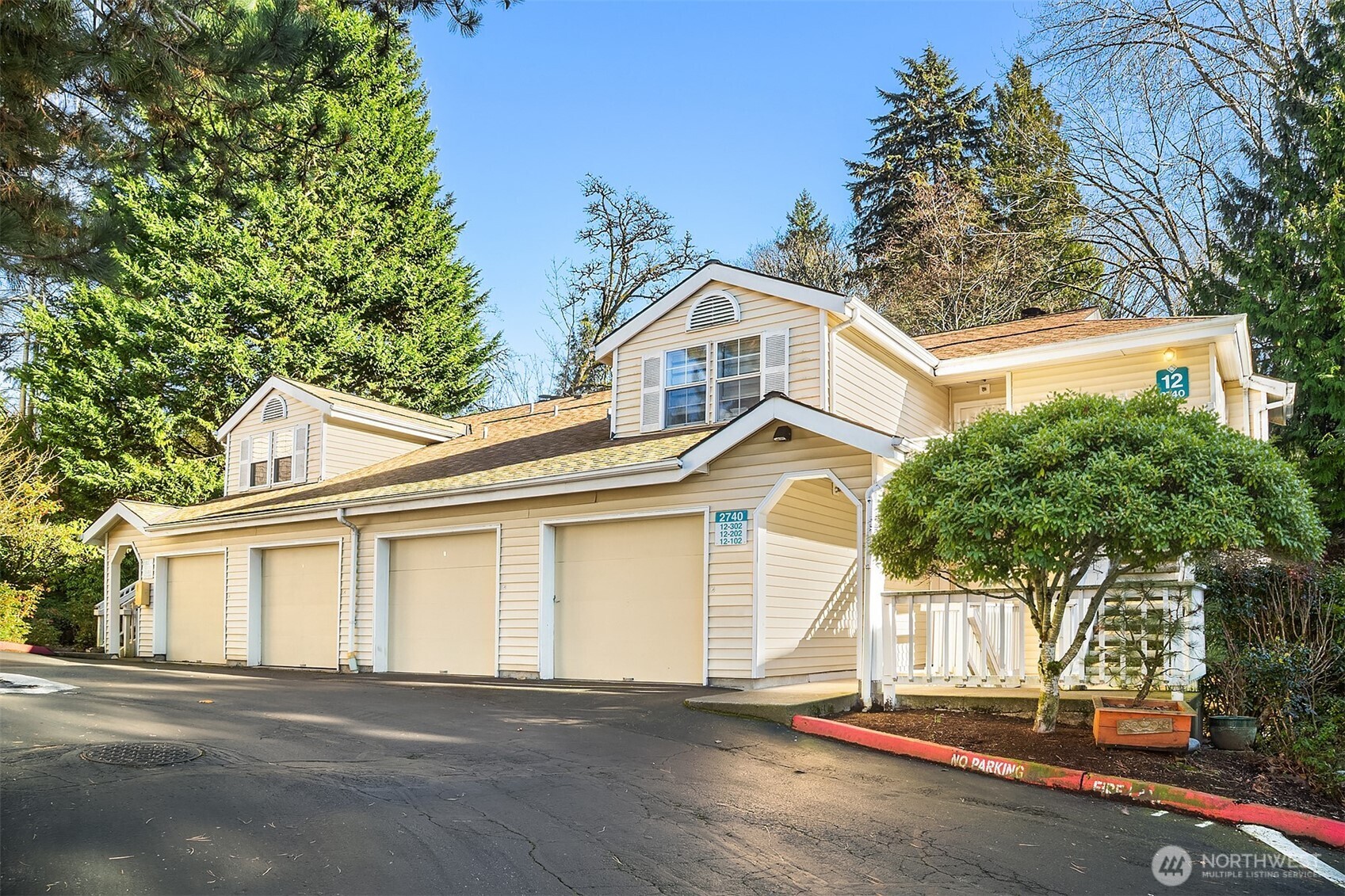 2740 118th Avenue SE #202, Bellevue, WA 98005