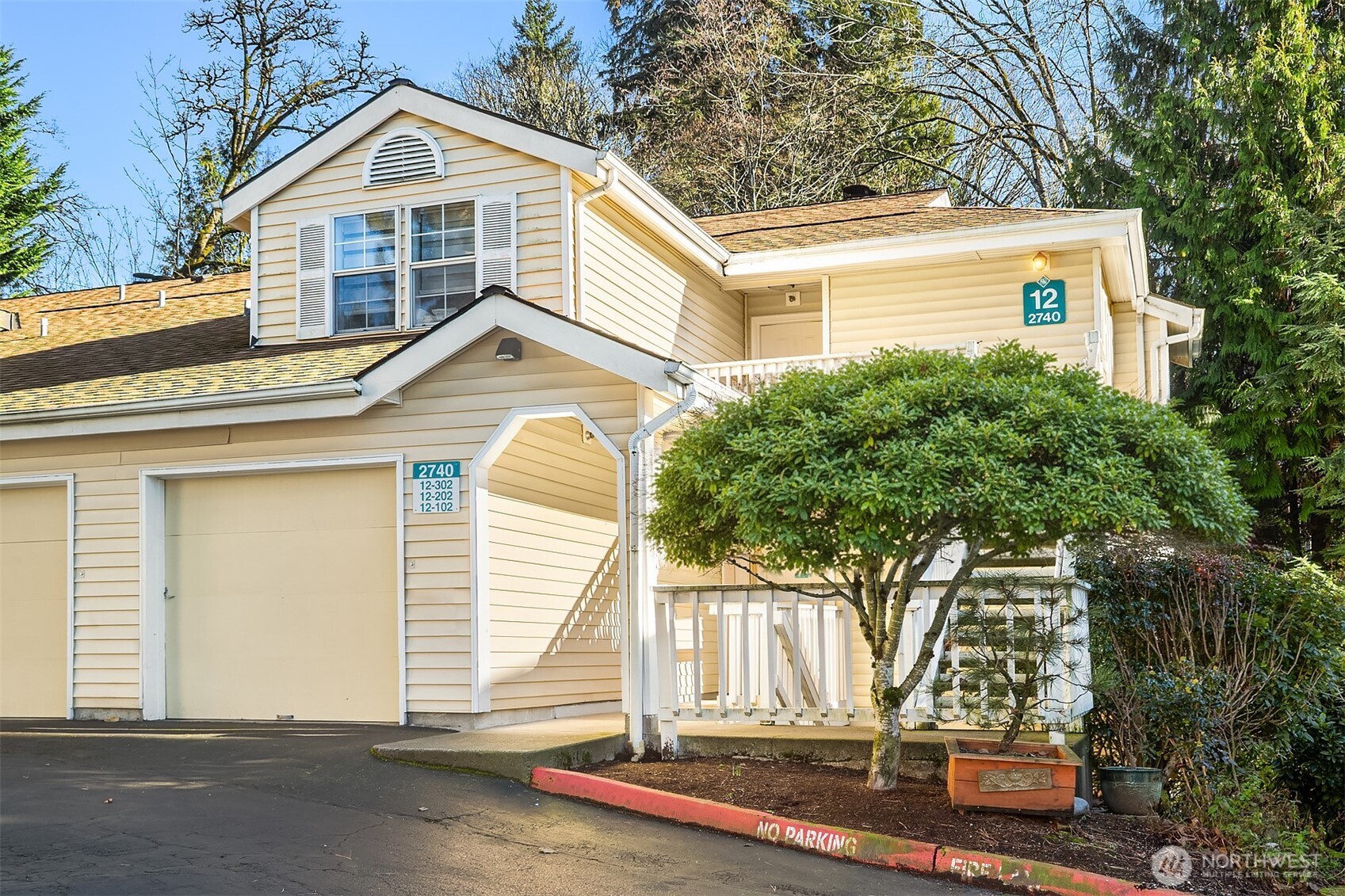 2740 118th Avenue SE #202, Bellevue, WA 98005