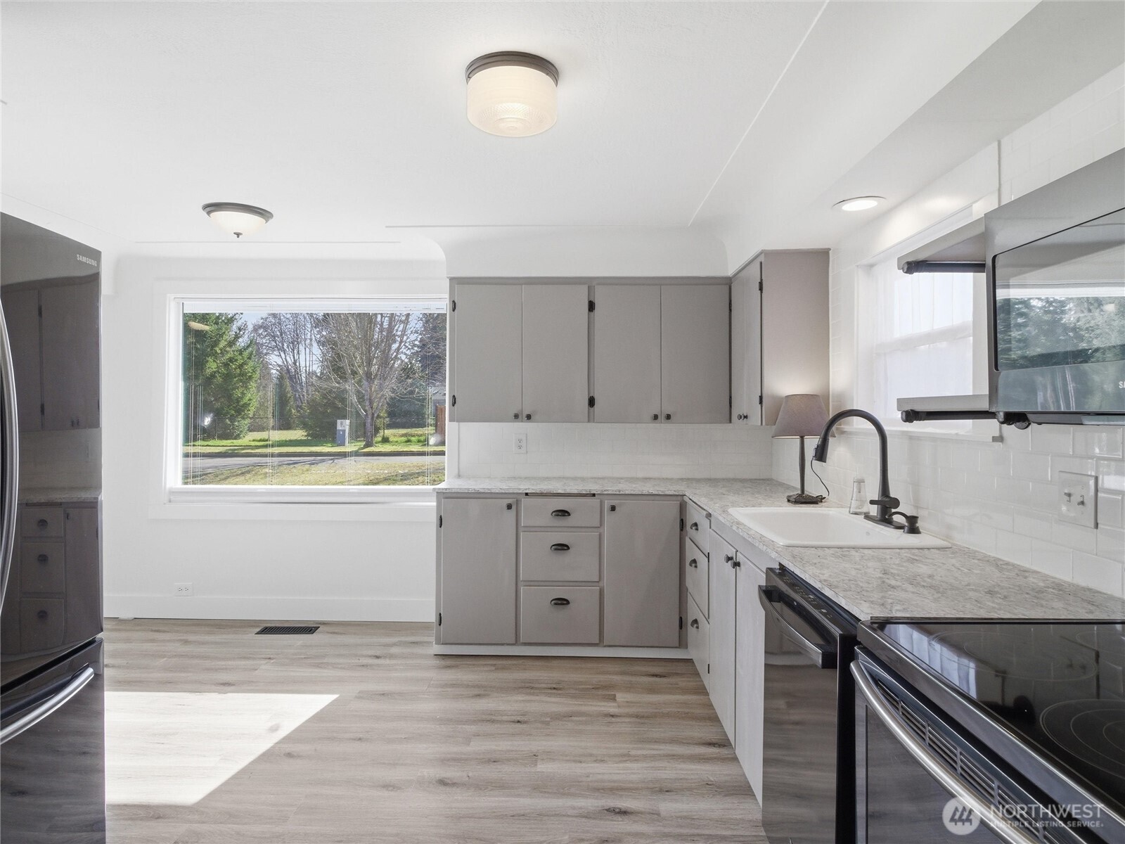 2016 Dickinson Avenue NW, Olympia, WA 98502