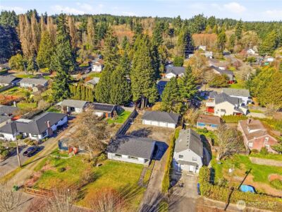 2016 Dickinson Avenue NW, Olympia, WA 98502 - Photo 2