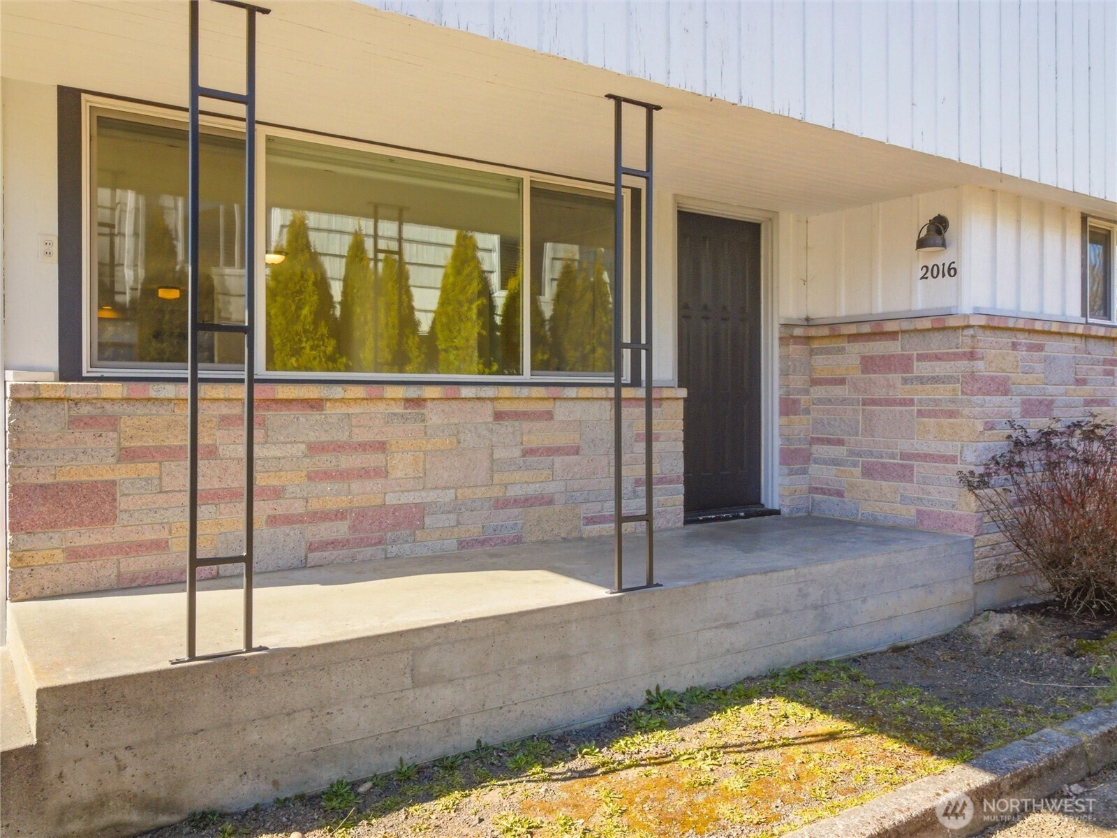 2016 Dickinson Avenue NW, Olympia, WA 98502