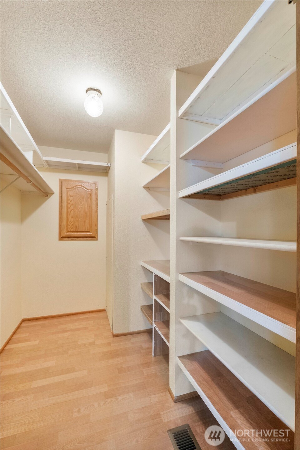 32820 20th Ave S #24, Federal Way, WA 98003