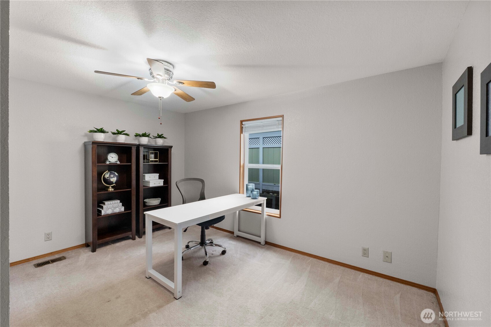 32820 20th Ave S #24, Federal Way, WA 98003