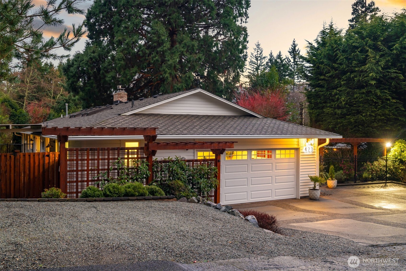 423 SW 189th Place , Normandy Park, WA 98166