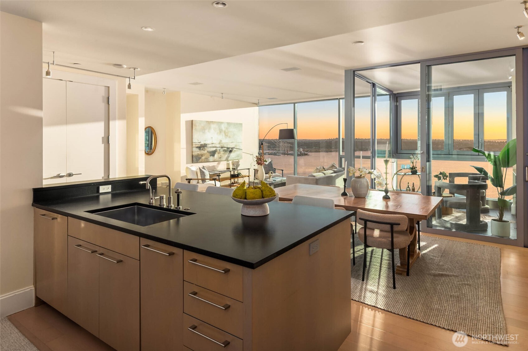 1521 2nd Avenue #2804, Seattle, WA 98101