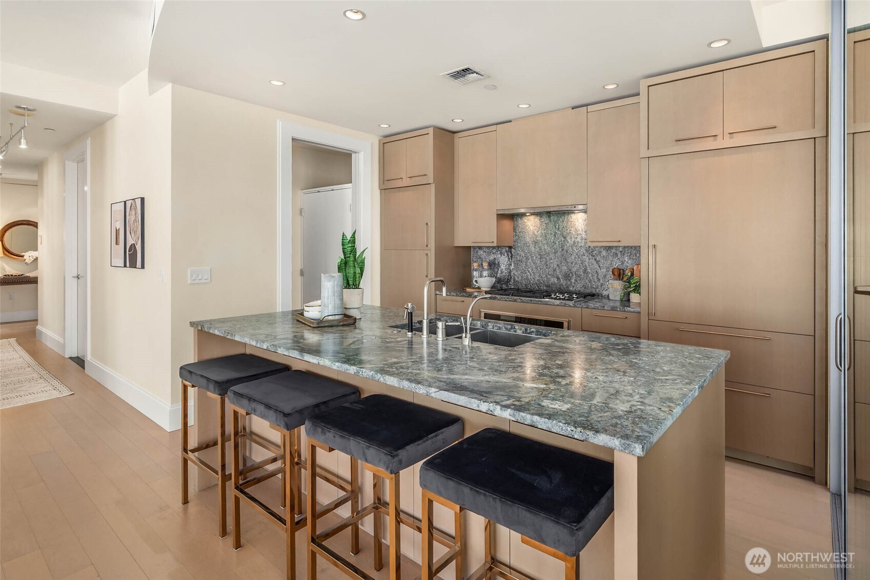 1521 2nd Avenue #1400, Seattle, WA 98101