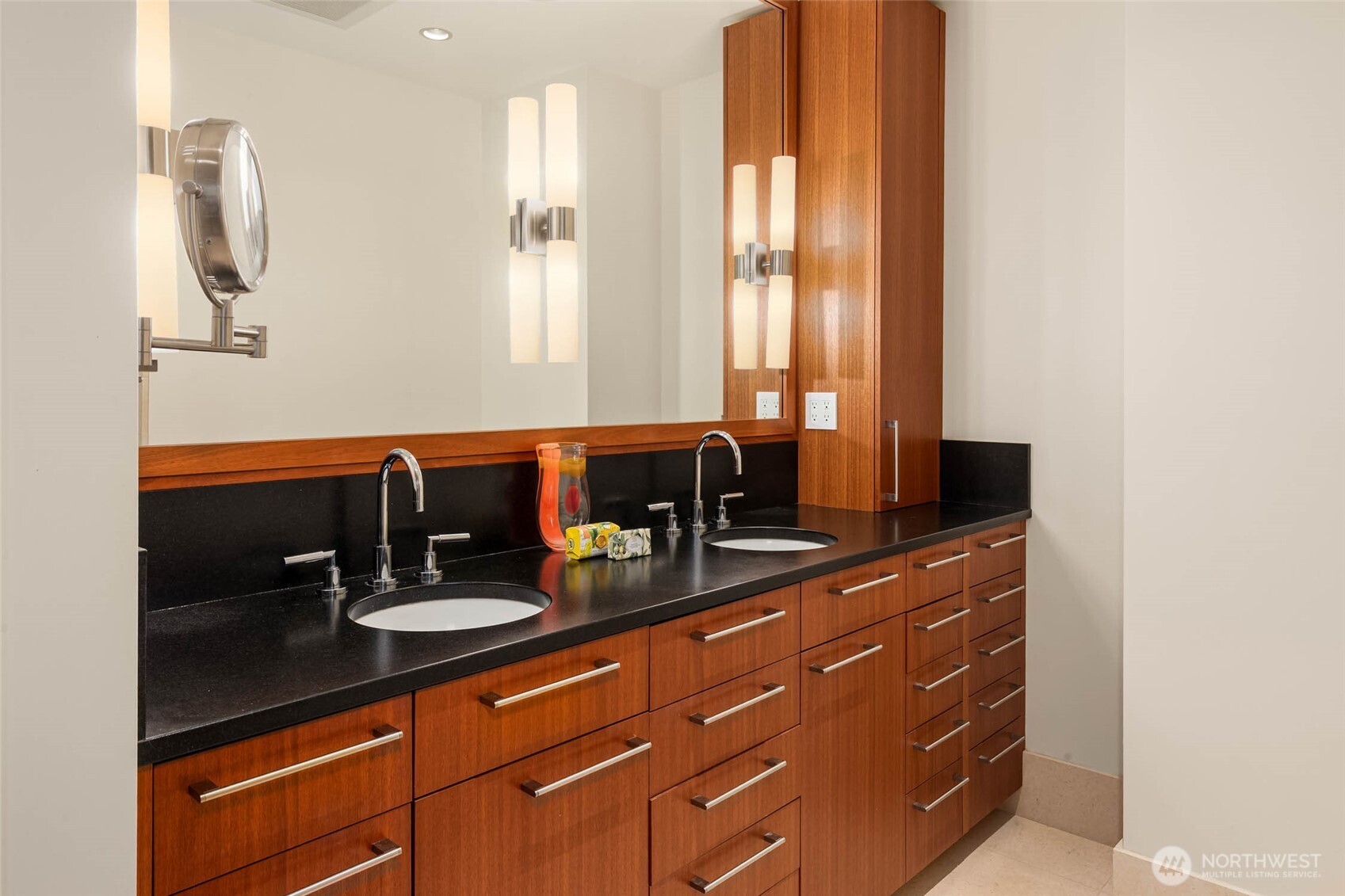 1521 2nd Avenue #2004, Seattle, WA 98101