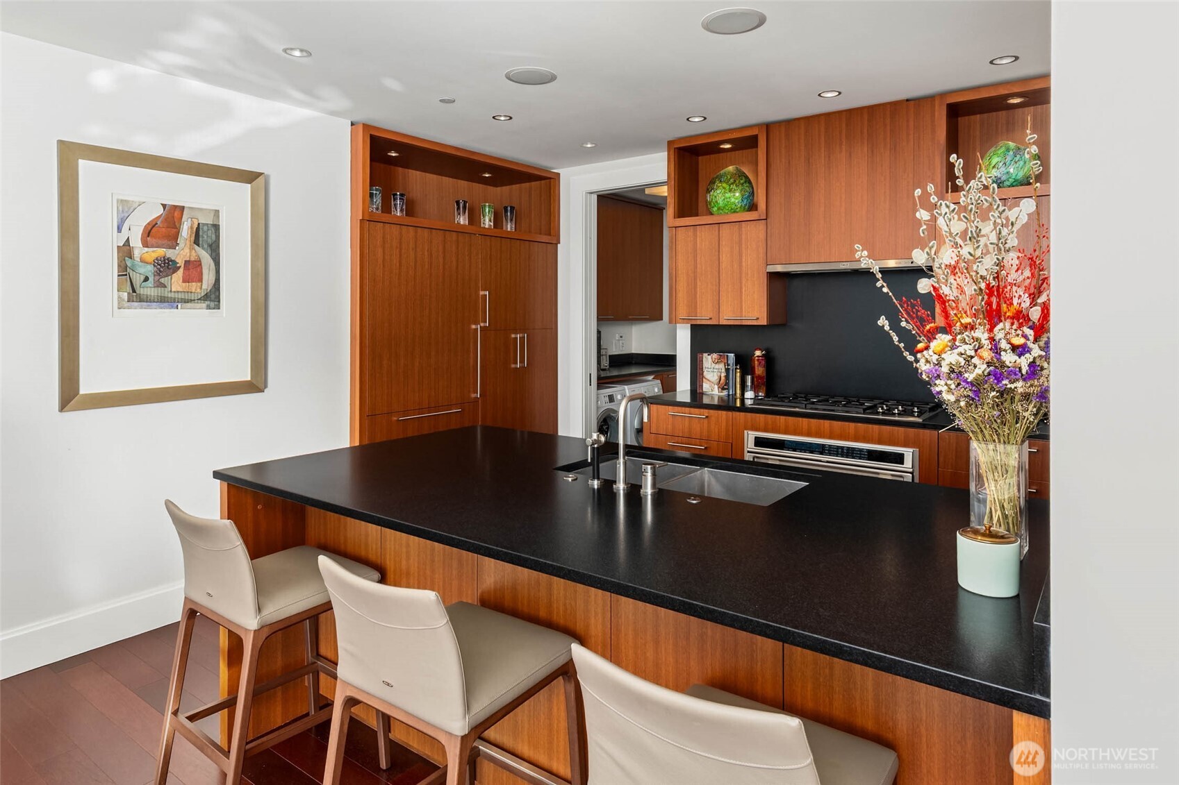 1521 2nd Avenue #2004, Seattle, WA 98101