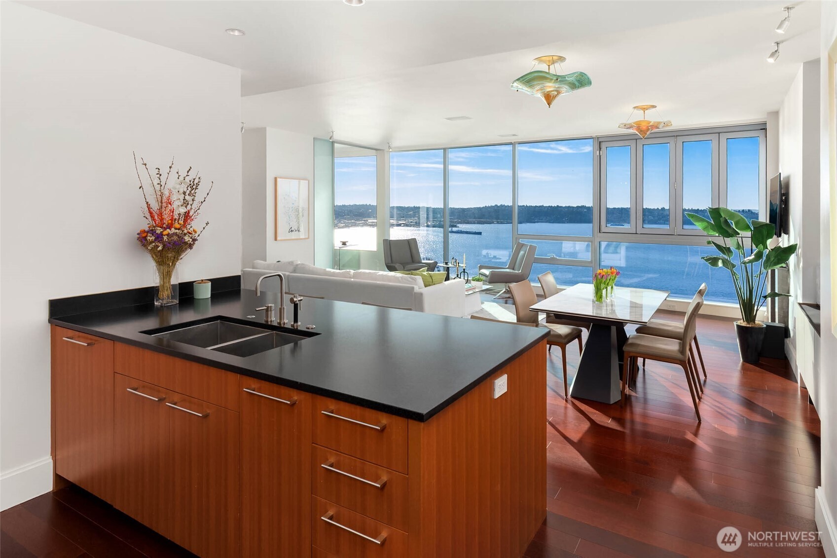 1521 2nd Avenue #2004, Seattle, WA 98101