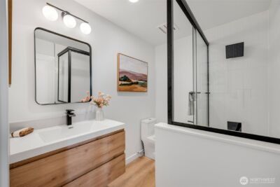 10723 Densmore Avenue N, Seattle, WA 98133-8943 - Photo 18