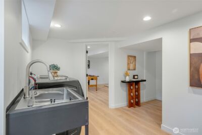 10723 Densmore Avenue N, Seattle, WA 98133-8943 - Photo 26