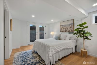 10723 Densmore Avenue N, Seattle, WA 98133-8943 - Photo 28