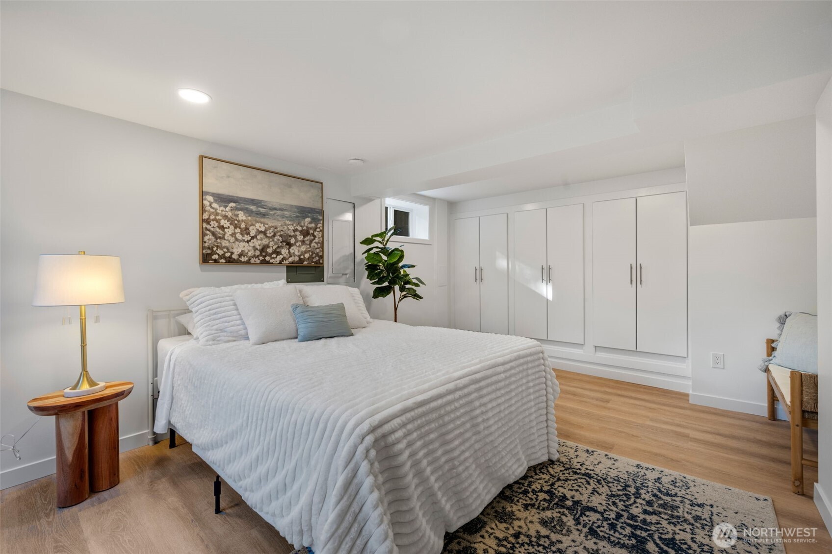 10723 Densmore Avenue N, Seattle, WA 98133-8943