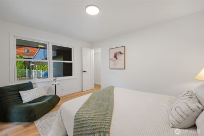 10723 Densmore Avenue N, Seattle, WA 98133-8943 - Photo 30