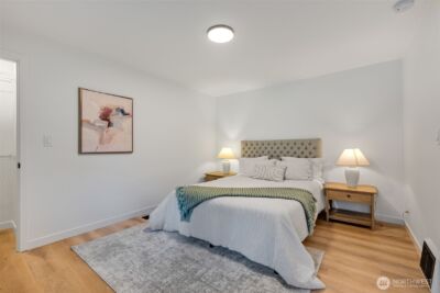 10723 Densmore Avenue N, Seattle, WA 98133-8943 - Photo 31