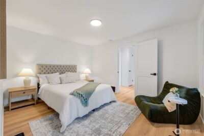 10723 Densmore Avenue N, Seattle, WA 98133-8943 - Photo 32