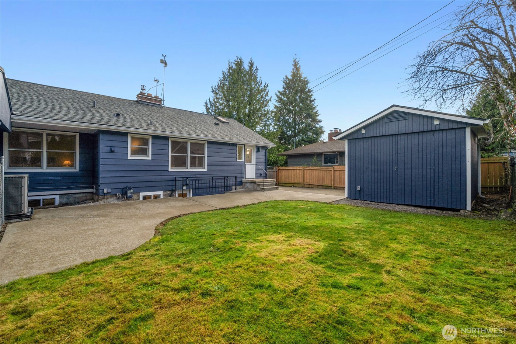 10723 Densmore Avenue N, Seattle, WA 98133-8943