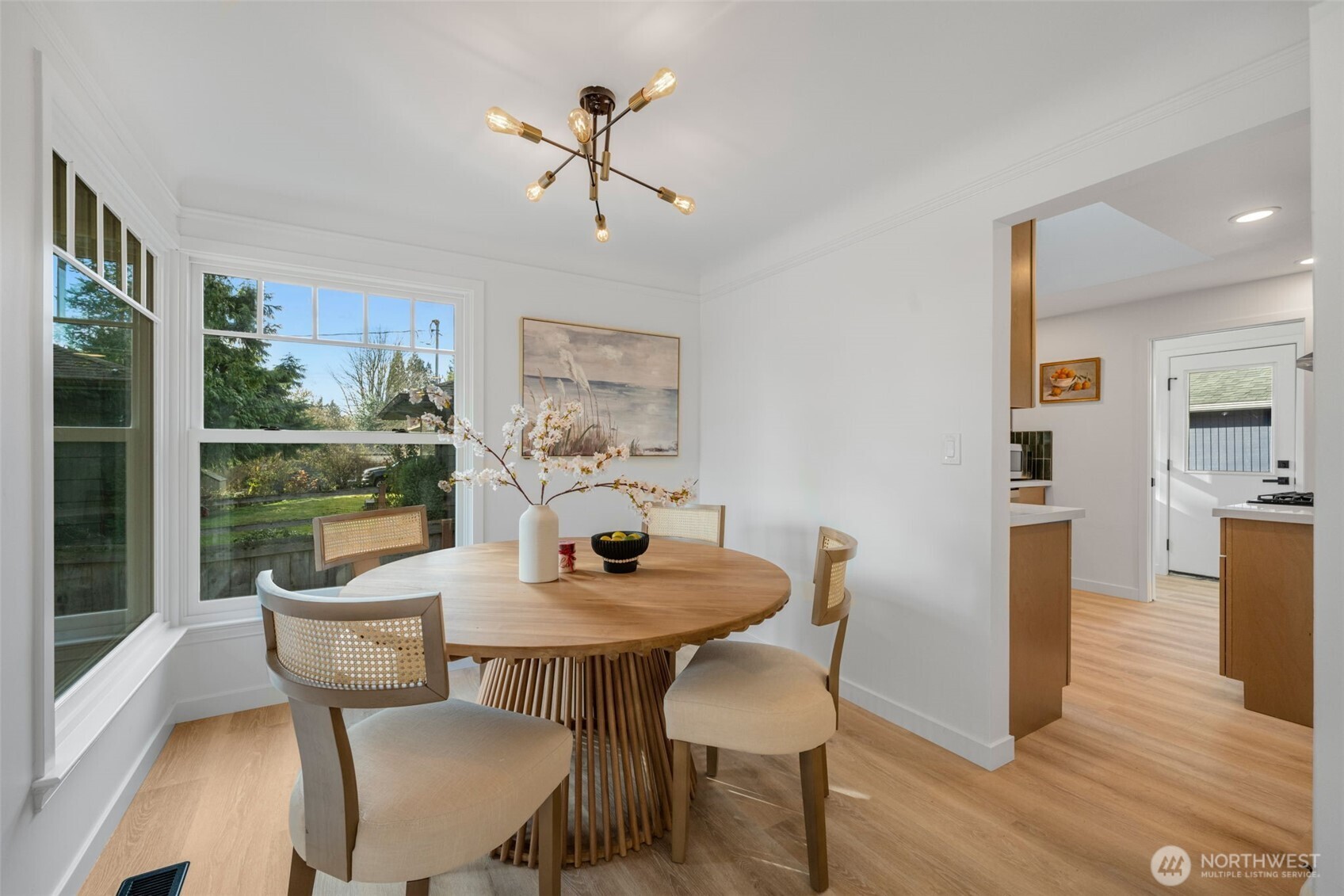 10723 Densmore Avenue N, Seattle, WA 98133-8943