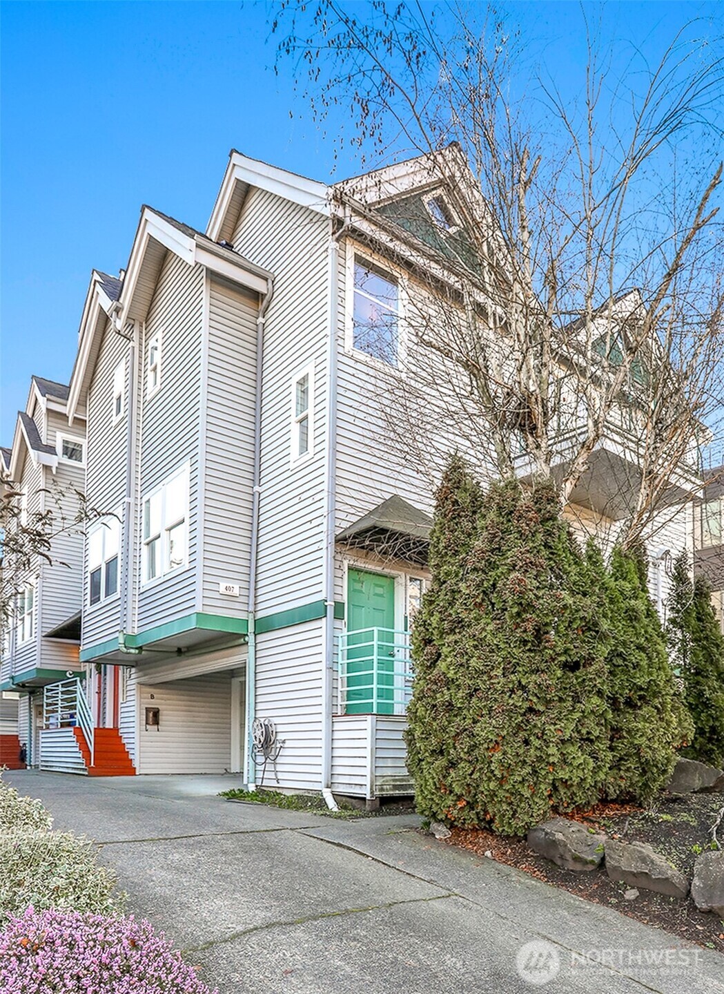 407 N 49th Street #A, Seattle, WA 98103