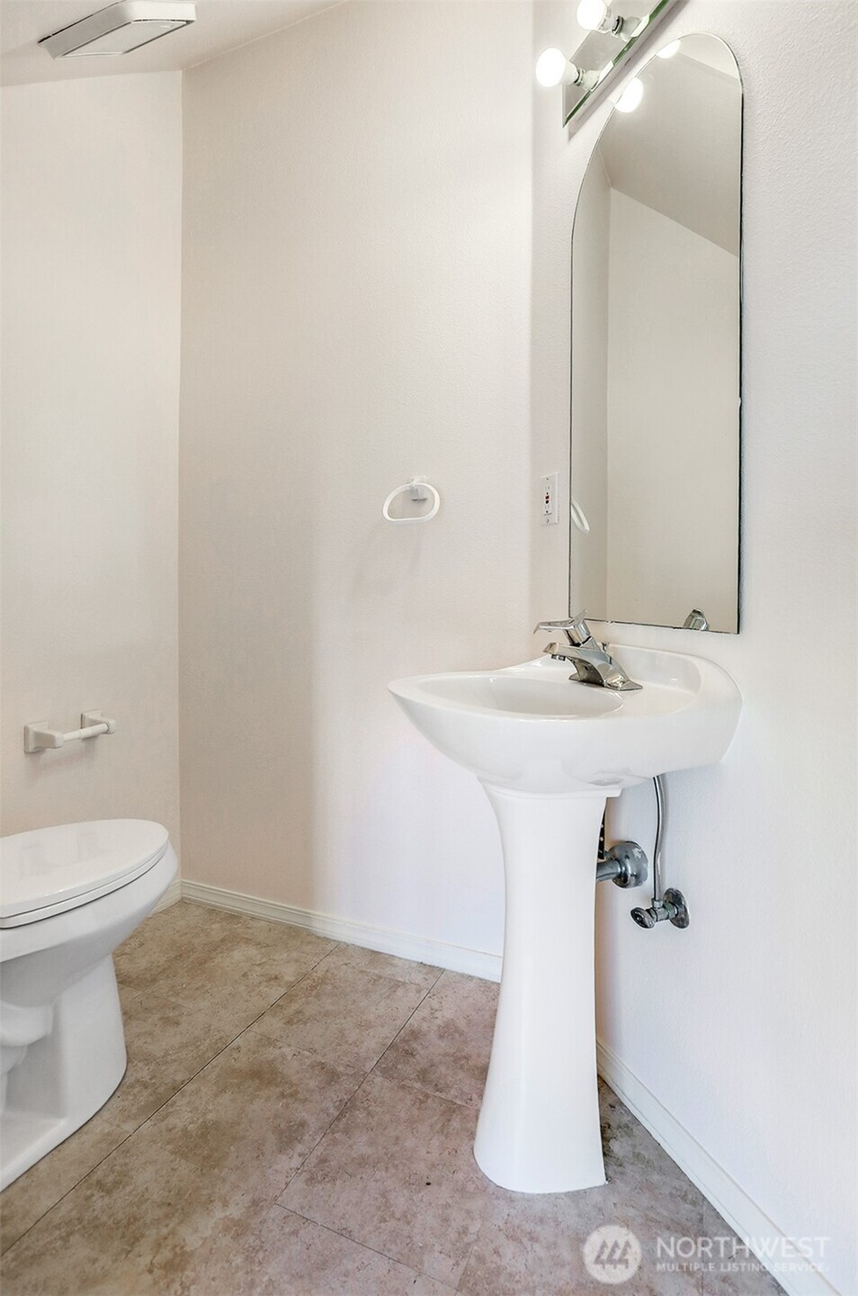 407 N 49th Street #A, Seattle, WA 98103