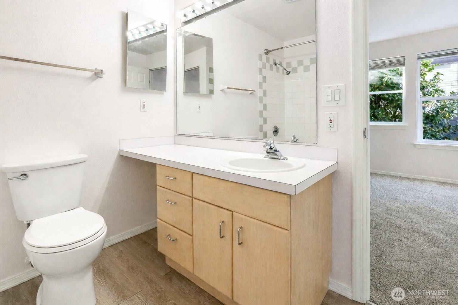 407 N 49th Street #A, Seattle, WA 98103