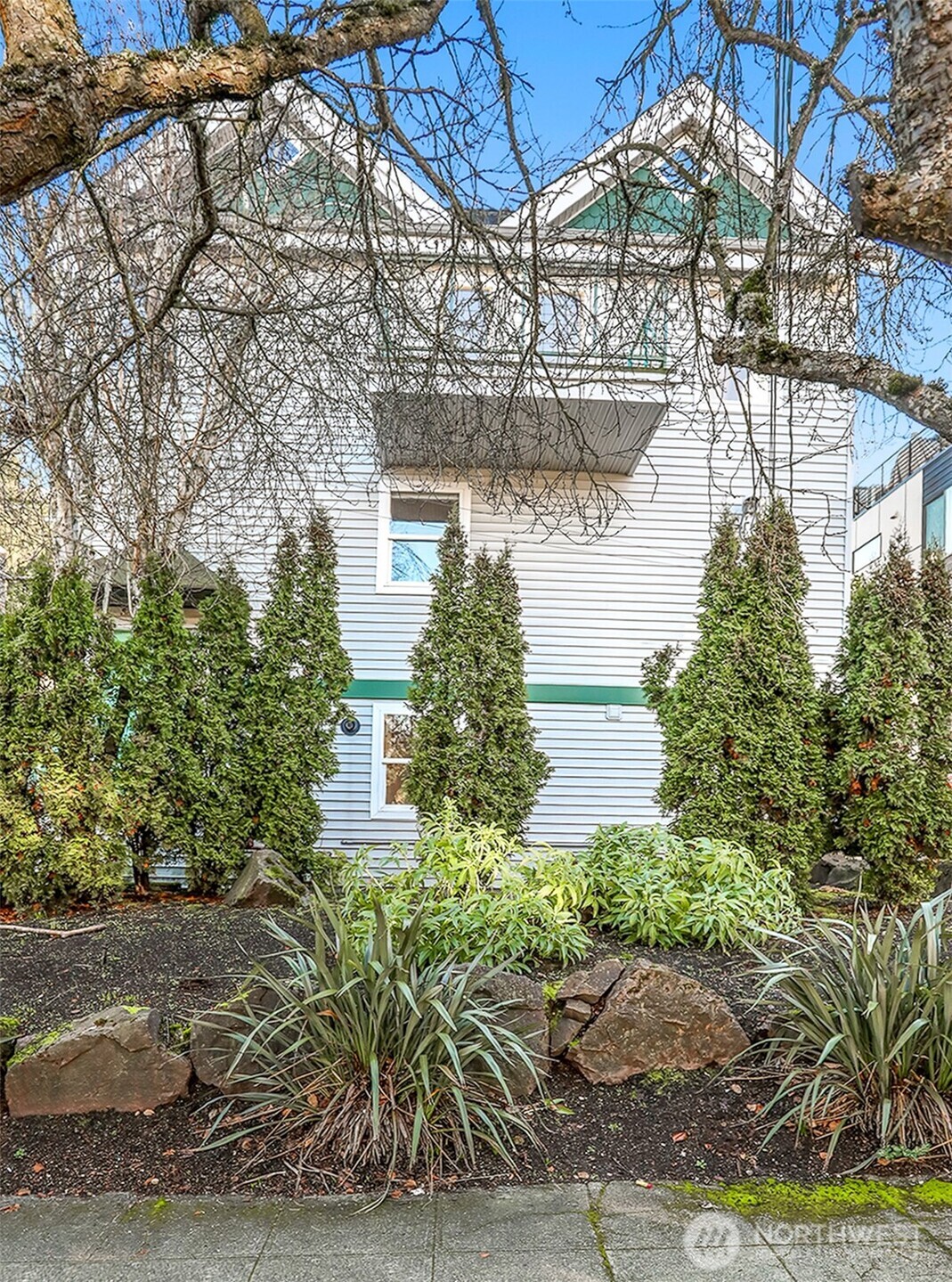 407 N 49th Street #A, Seattle, WA 98103