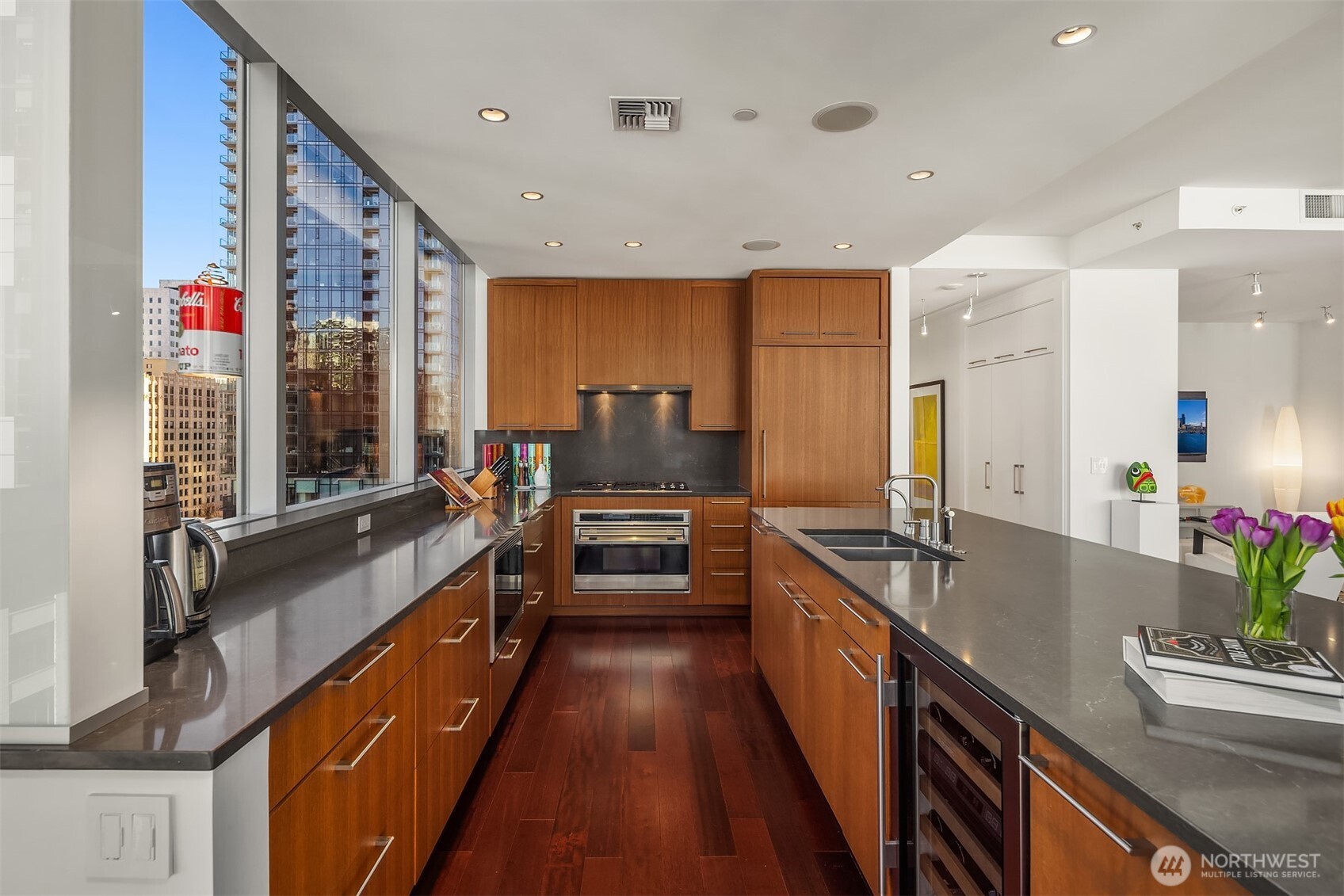 1521 2nd Avenue #1001, Seattle, WA 98101