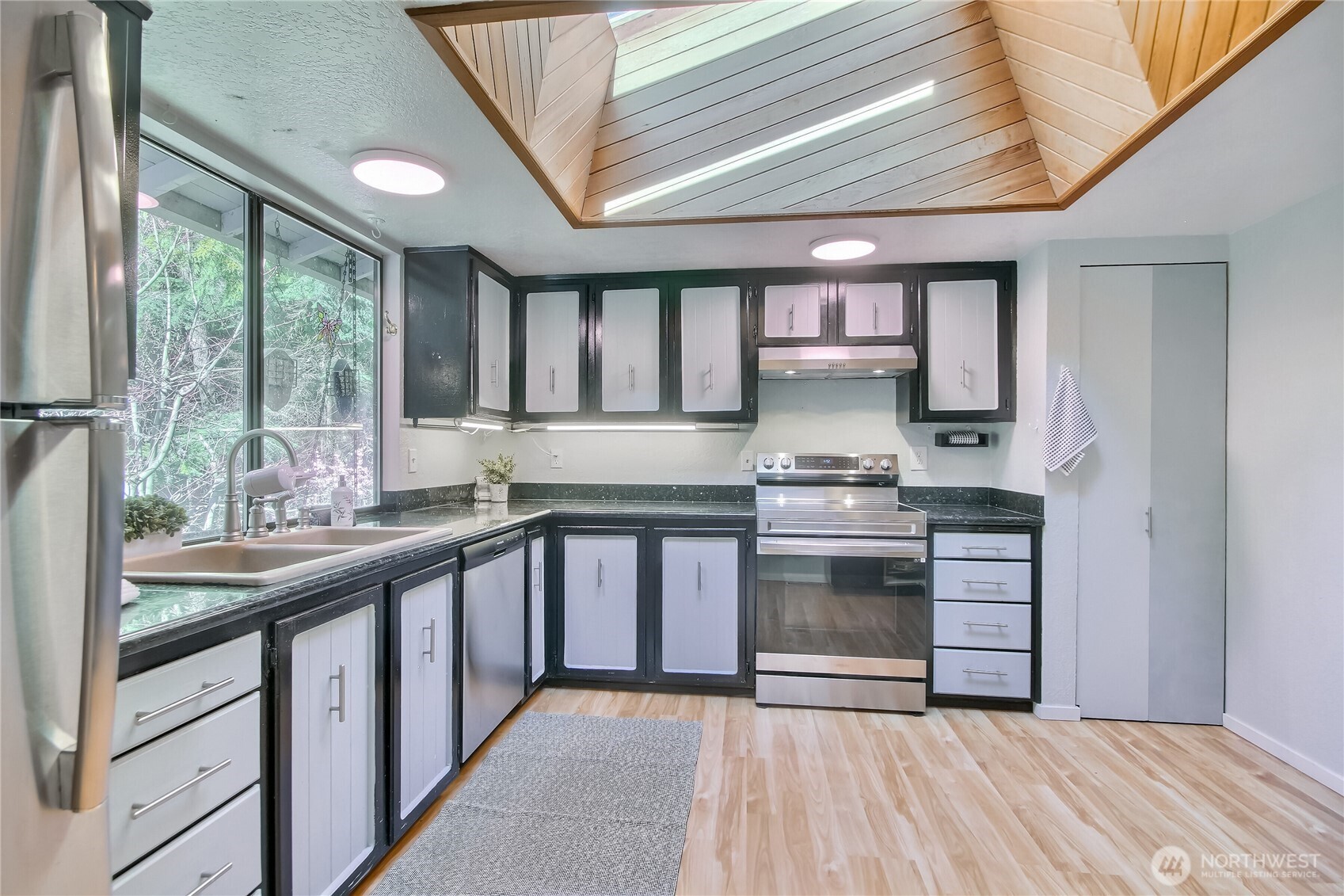 14302 61st Place W, Edmonds, WA 98026