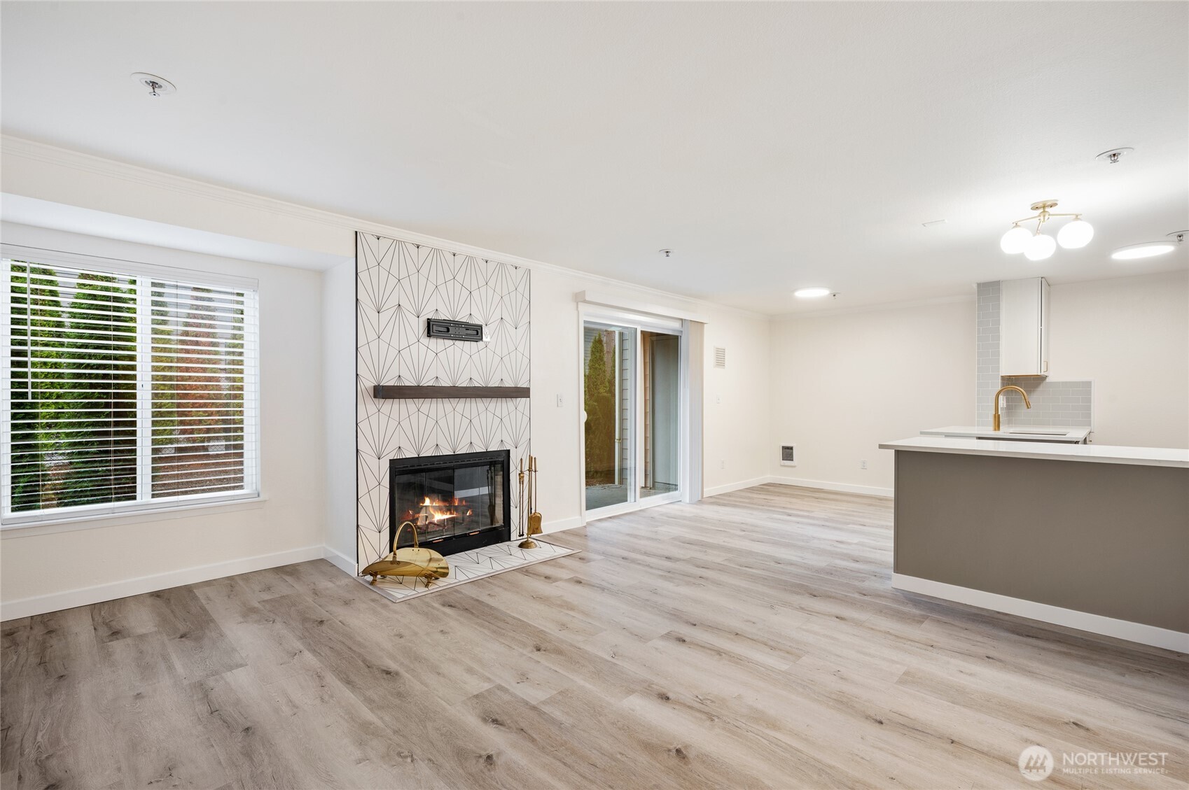 12618 109th Court NE #H101, Kirkland, WA 98034