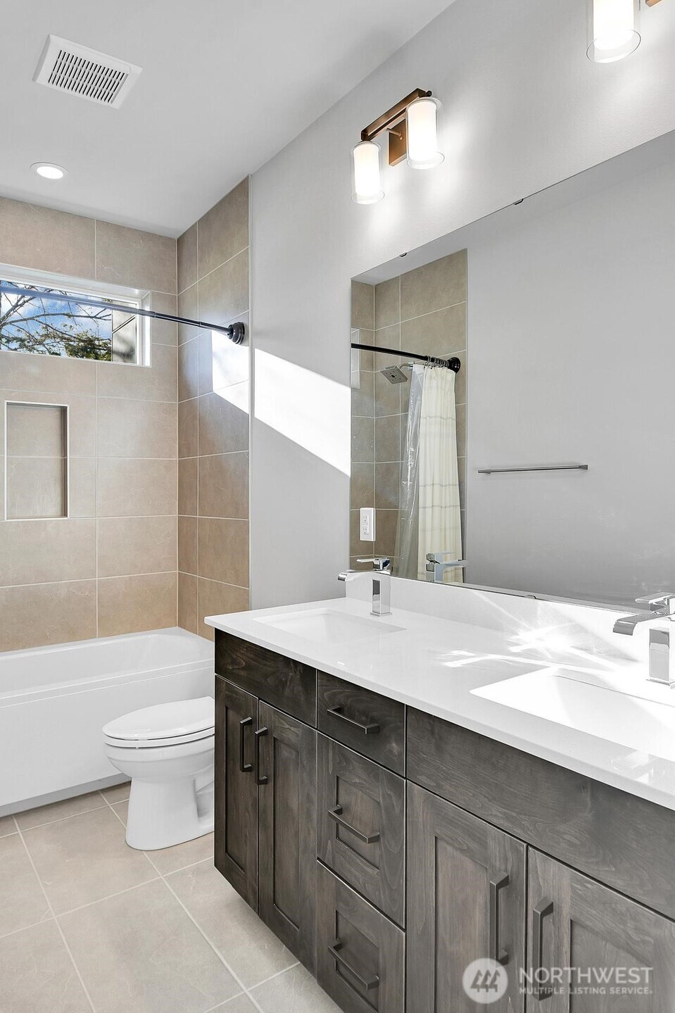 1113 N 39th Court , Renton, WA 98056