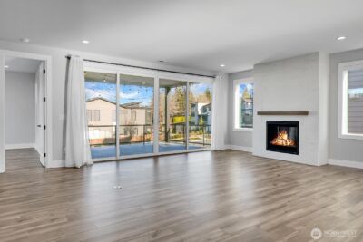 1113 N 39th Court , Renton, WA 98056 - Photo 3