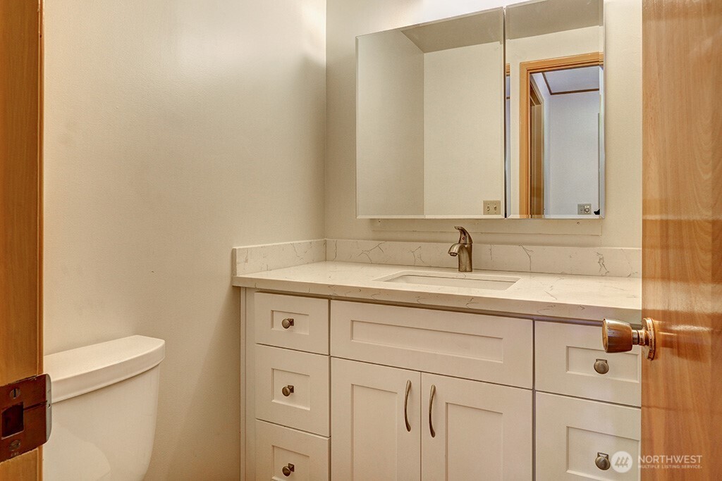 26 6th Street S, Kirkland, WA 98033