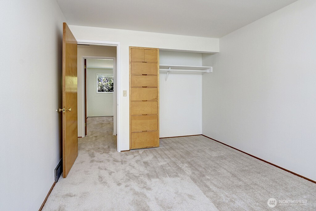 26 6th Street S, Kirkland, WA 98033