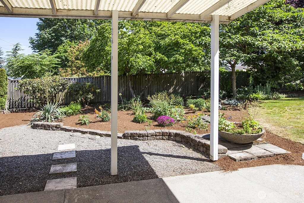 26 6th Street S, Kirkland, WA 98033